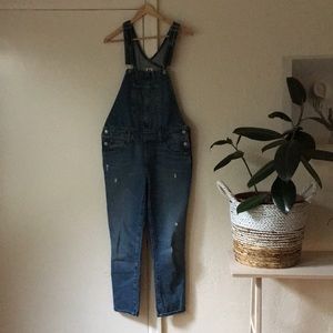 Levi’s Boyfriend Overalls